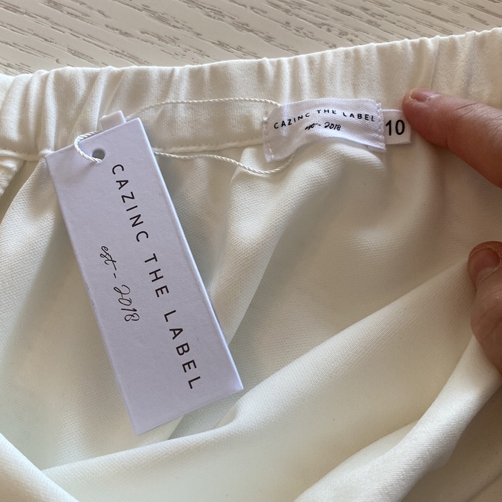 ๐ CAZNC THE LABEL - White One Shoulder Top๐ - Picture 9 of 16